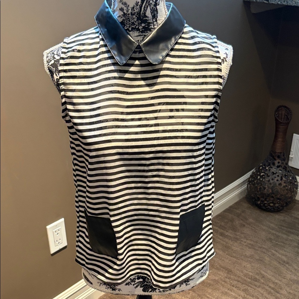 Sleeveless Black & White Striped Polo-Collar Shirt
